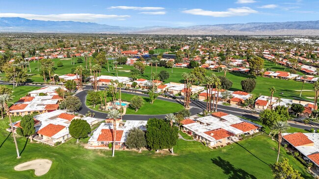 Building Photo - 17 Lugo Dr