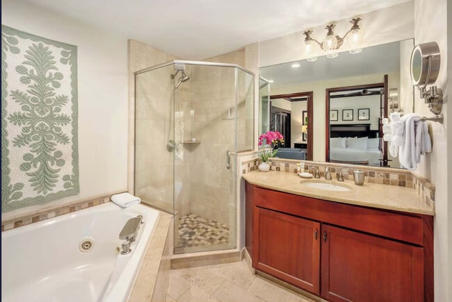 Building Photo - 4-820 Kuhio Highway-SI ID1376586P