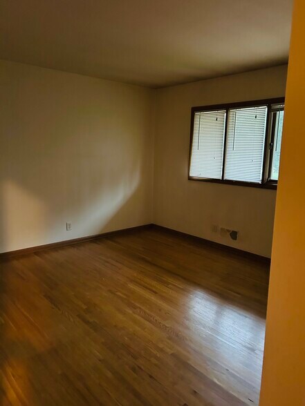 Building Photo - 3813 W 60th St