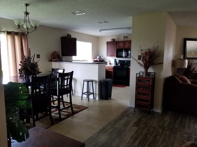 Building Photo - 8103 Zephyr Ct