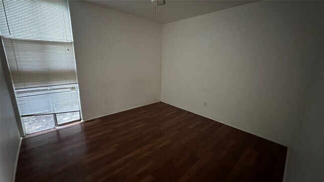 Building Photo - 425 Hawthorne St