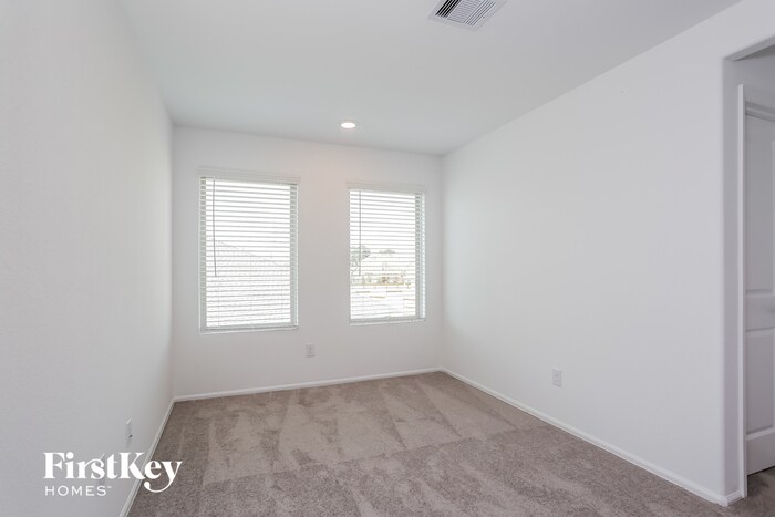 Building Photo - 9011 Willow Rdg Ct