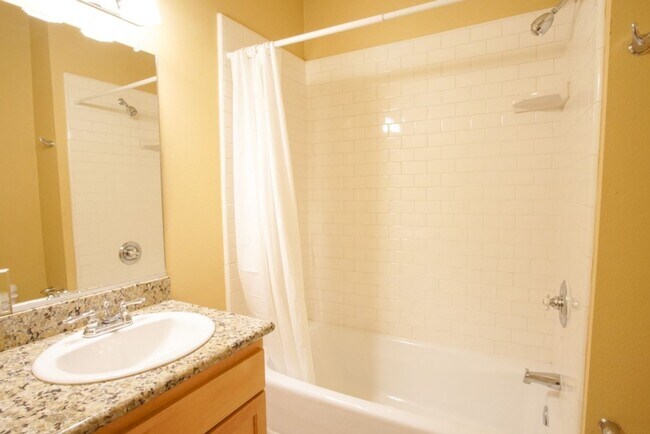 Building Photo - Fantastic 1-Bed w/ Hardwoods, DW, and SO M...