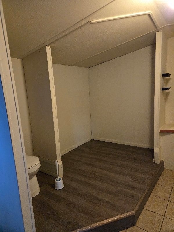 Building Photo - 8 Geer Rd