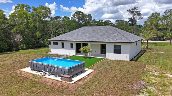 Building Photo - 9420 165th Pl N