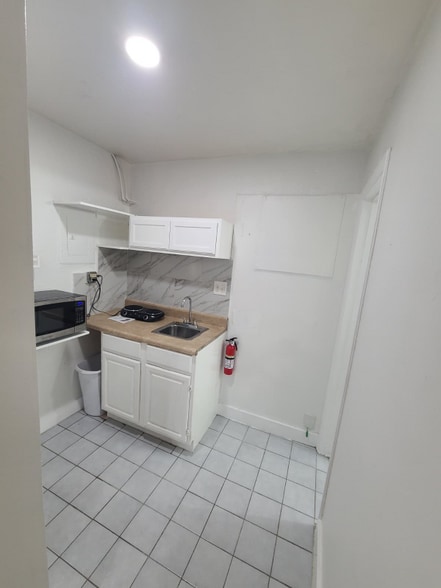 Building Photo - 8126 W 15th Ave