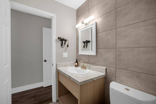 Building Photo - 13803 Heritage Club Dr