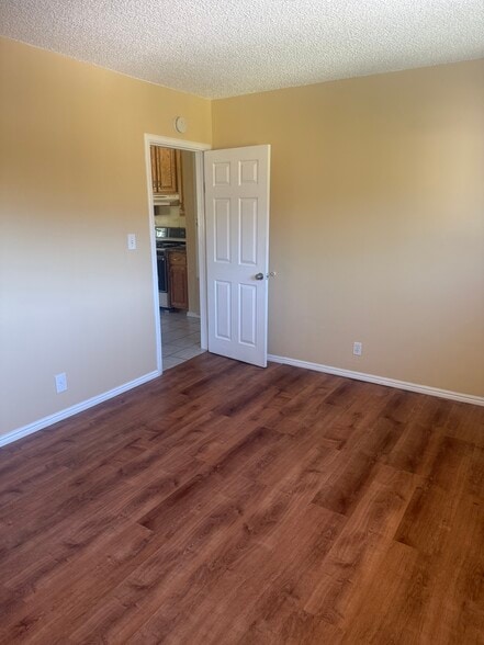 Building Photo - 2608 Manhattan Ave