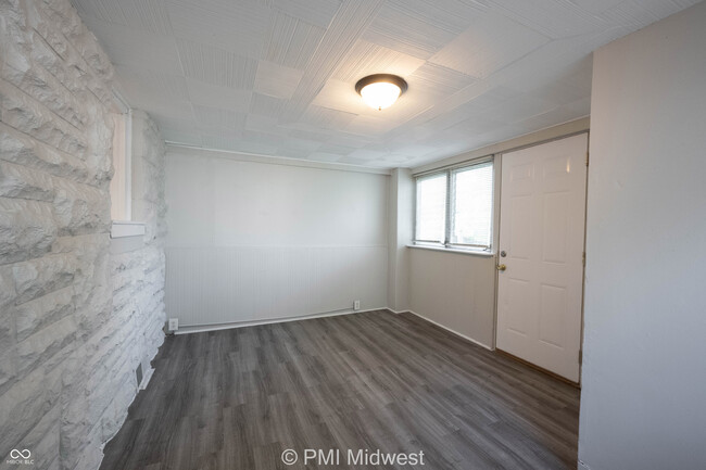 Building Photo - 1415 W Pruitt St