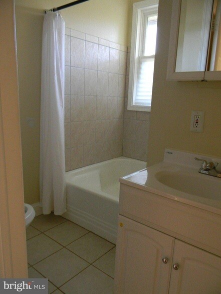 Building Photo - 3536 Lynne Haven Dr