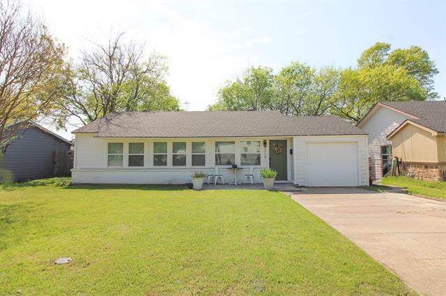 Building Photo - 3119 Eisenhower Dr