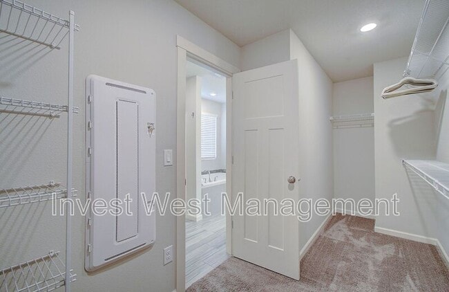 Building Photo - 6834 N 89th Loop