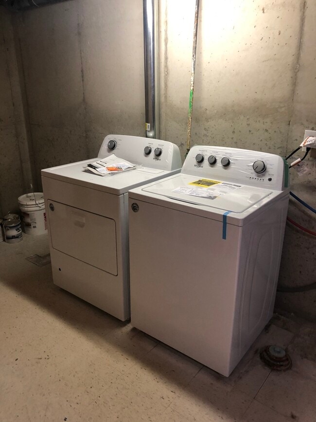 Building Photo - 2914 Frank Turk Dr