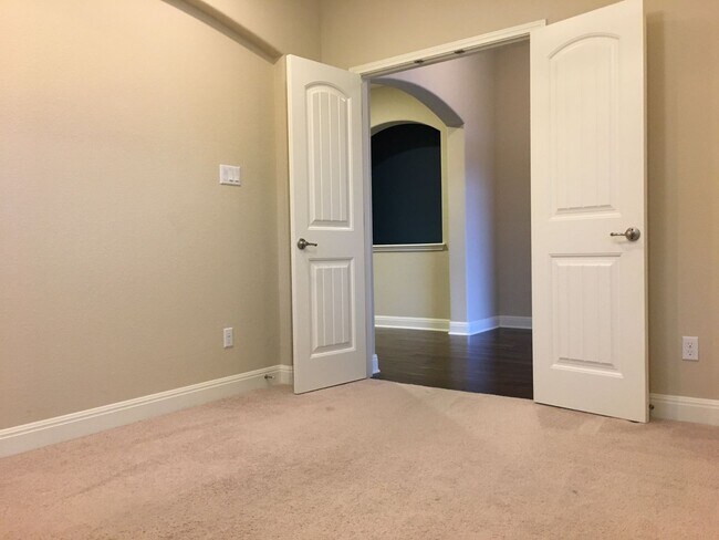 Building Photo - GORGEOUS LARGE 1 STORY IN WHITESTONE OAKS