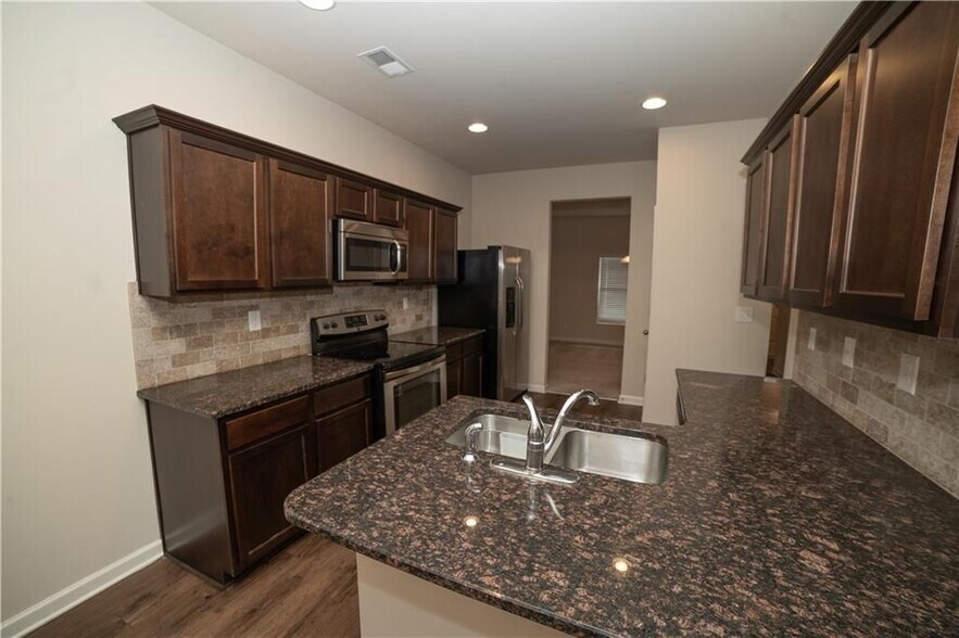 Building Photo - 376 Pernell