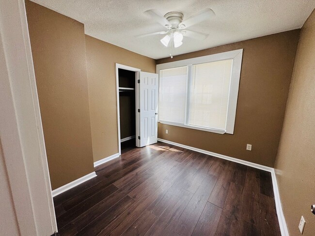 Building Photo - 4035 Clayton Dr