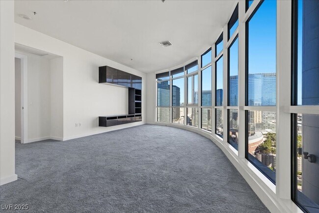Building Photo - 4525 Dean Martin Dr