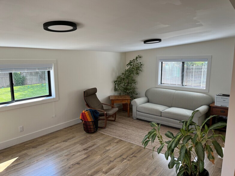 Building Photo - 2754 N Prospect St