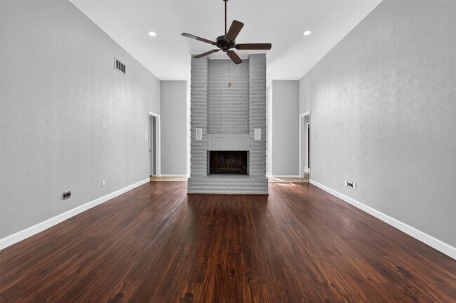 Building Photo - 6110 Gallant Forest Dr