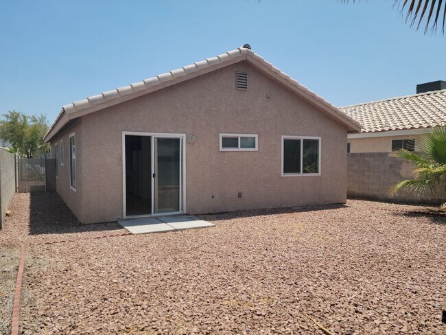 Building Photo - Single Story 3-Bedroom