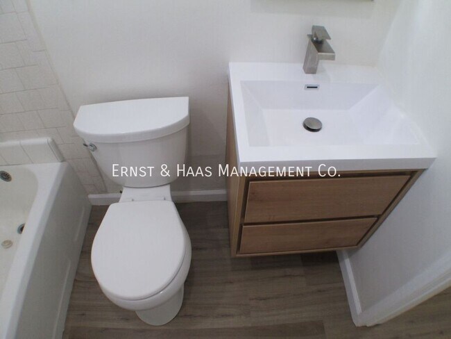 Building Photo - 4541 N Banner Dr