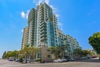 Building Photo - Super Spacious Cortez Hill 2-Bedroom at Discovery! Small Pet Ok!