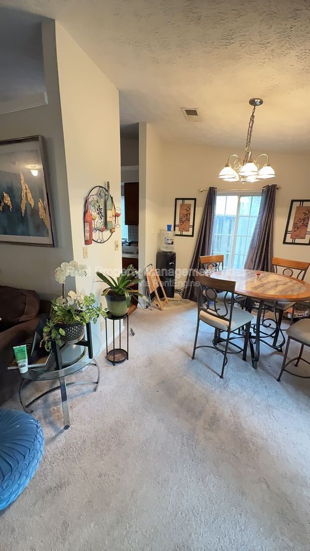 Building Photo - 467 Springmont Ct