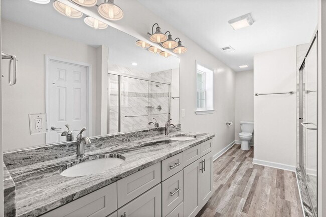 Building Photo - 433 Belle Dr