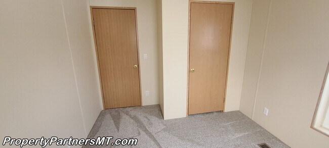 Building Photo - Very nice 3 Bed 2 Bath Modular house