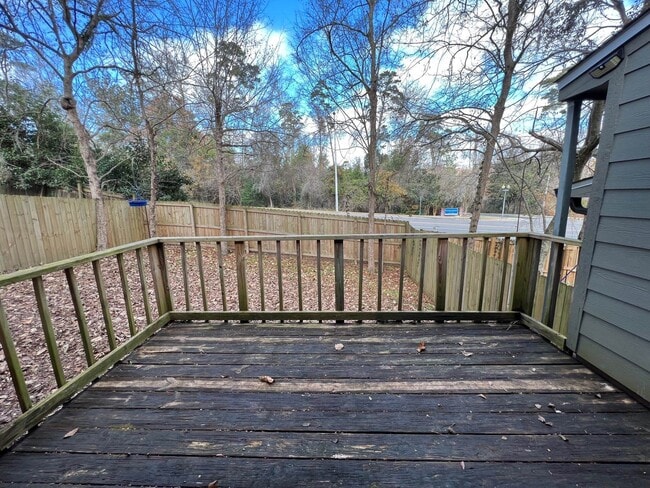 Building Photo - 2652 Millbank Dr