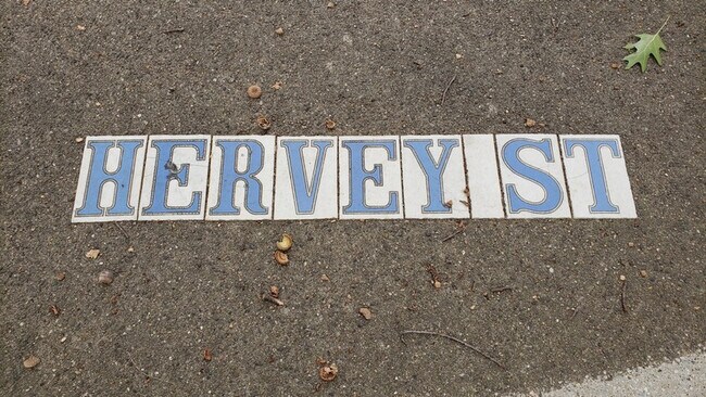 Building Photo - Fully Remodeled Historic Garfield Park Charmer