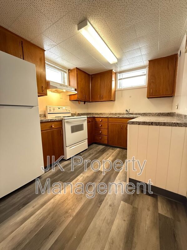 Building Photo - 3810 9th Ave S