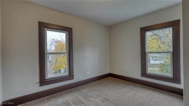 Building Photo - 823 Beatty Ave