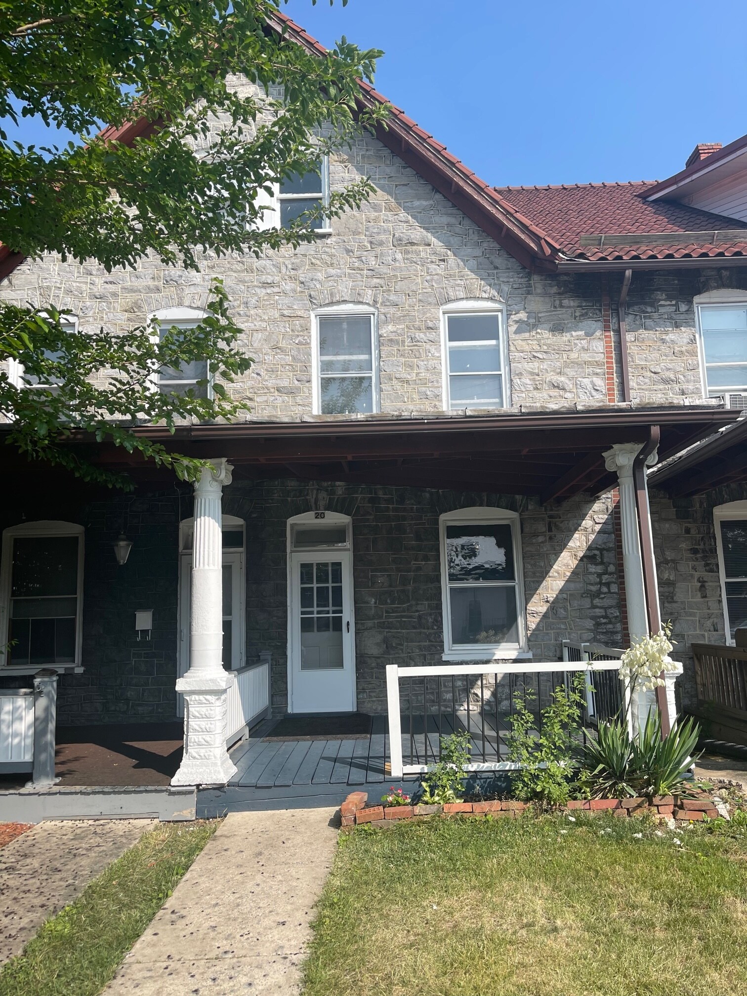 Building Photo - 20 Belview Ave