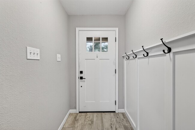 Building Photo - 20610 Moonrise River Ln