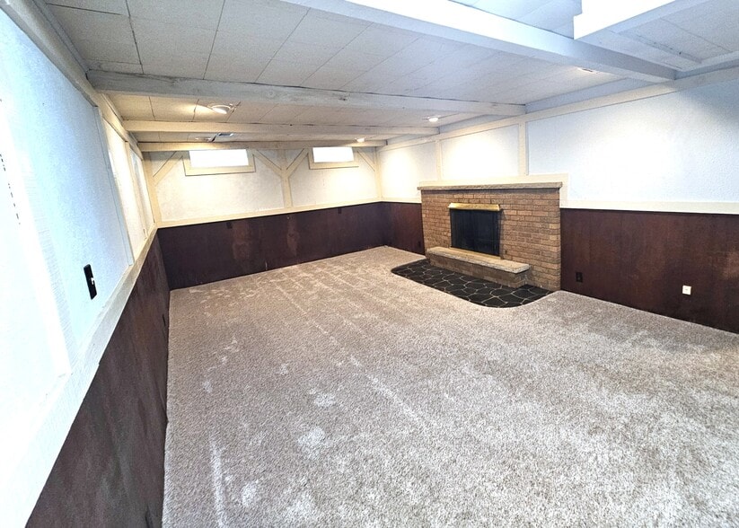 Lower Level- Family Room 22.4x12.8 - 172 Lincoln Hill Dr