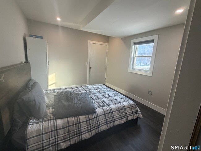 Building Photo - 9 Woodacre Ln