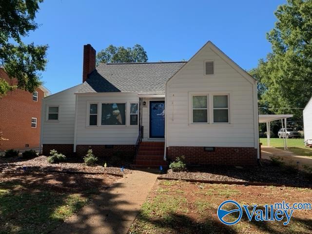 Building Photo - 301 Longwood Dr SW