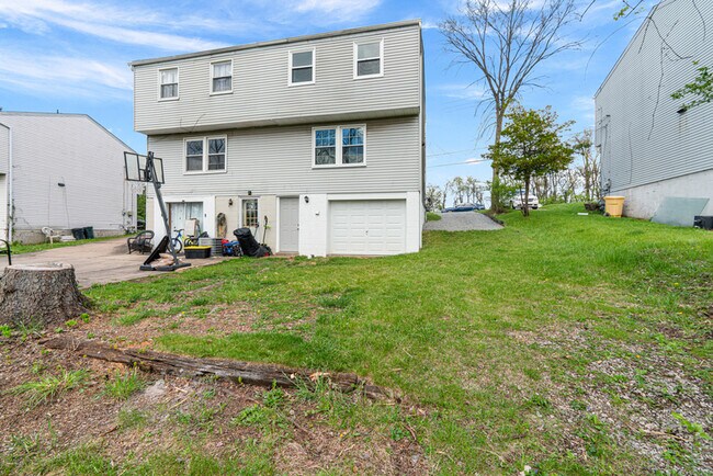 Building Photo - 287 Palma St