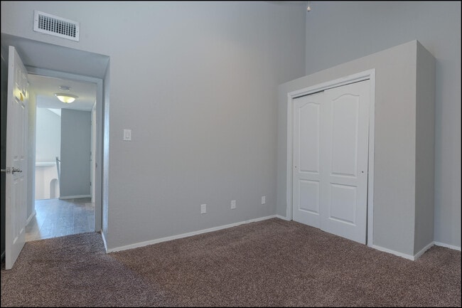 Building Photo - 11481 Lone Wolf Cir