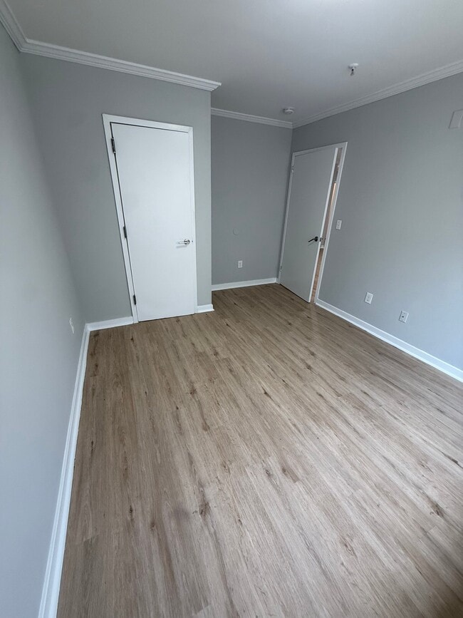 Building Photo - 47 12th Ave