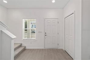 Building Photo - Stylish College Park Townhome with Dual En-Suites, Available now $1,600.