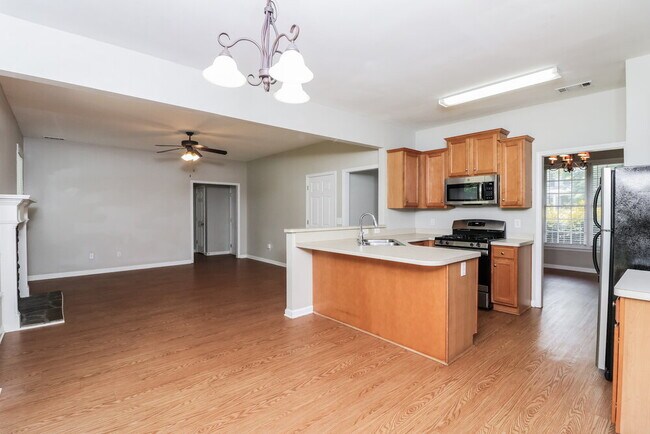 Building Photo - 503 Millside Tr