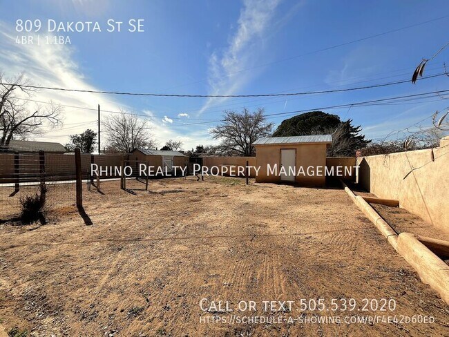 Building Photo - 809 Dakota St SE