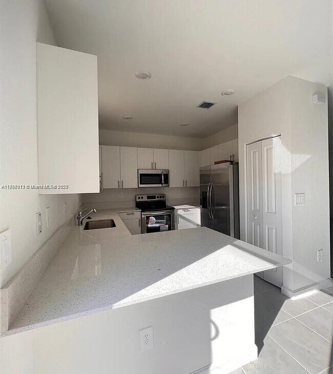 Building Photo - 24700 SW 119th Pl
