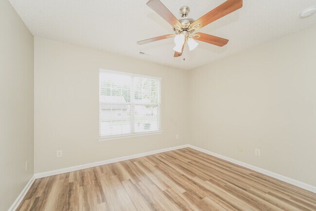Building Photo - 6810 Hidden Forest Dr
