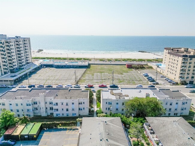 Building Photo - 325 Shore Rd