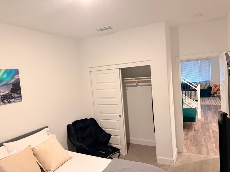 Building Photo - 1000 Caraballo Dr