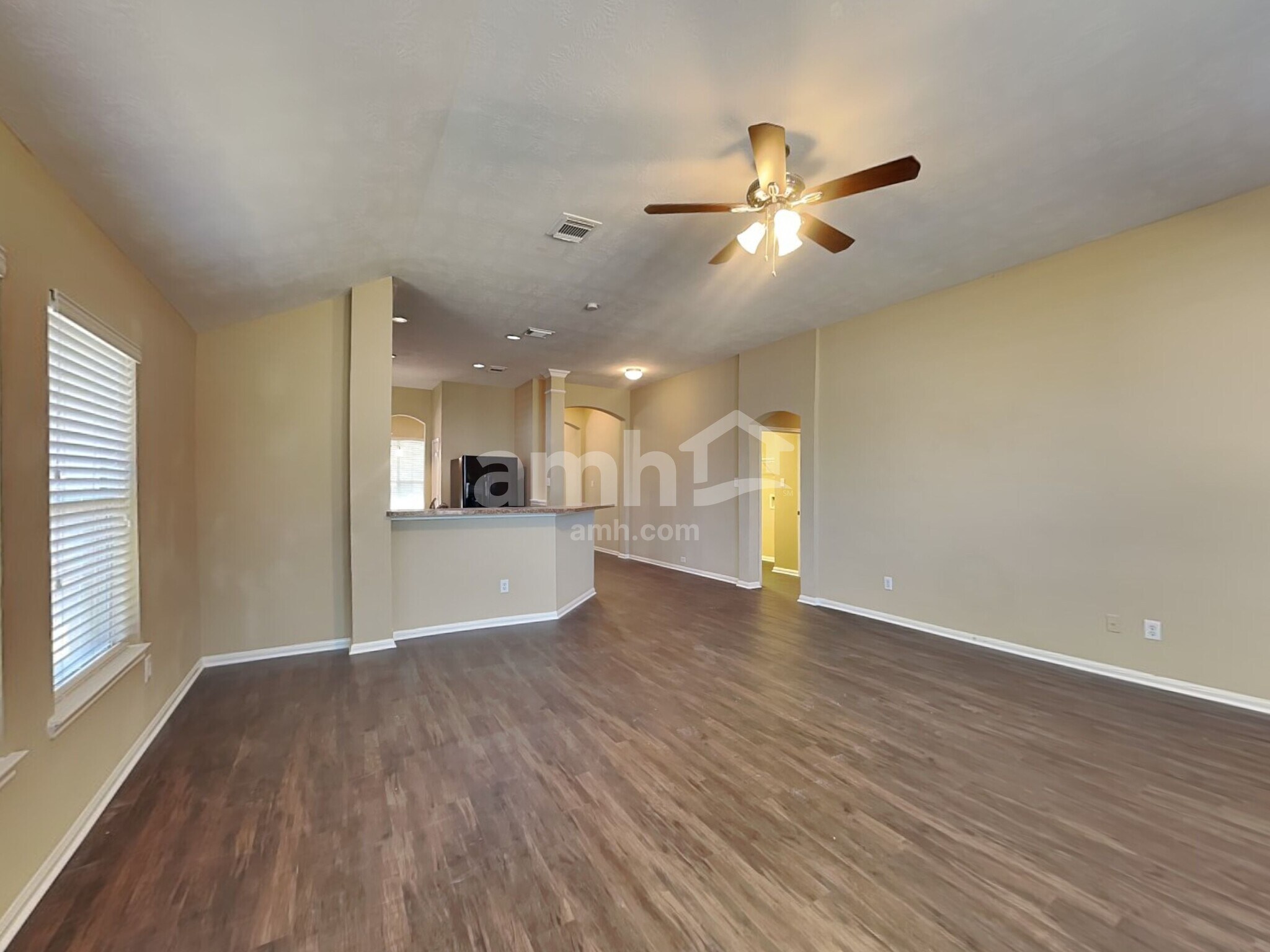 Building Photo - 15919 Sonoma Park Dr