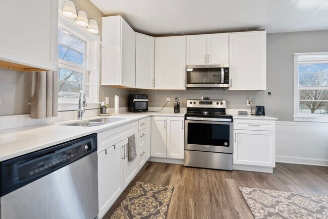 Building Photo - 603 W 18th St